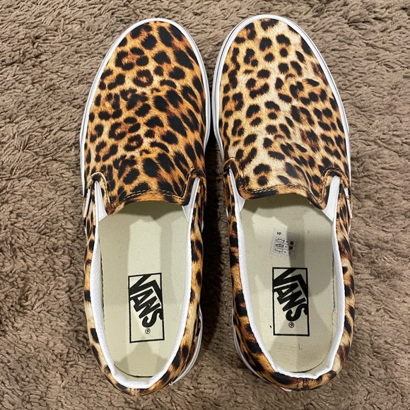 Vans cheetah print size 8.5 NEW - Picture 2 of 5